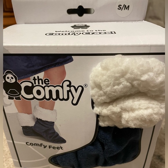 the comfy Shoes - NWT The Comfy Cozy Feet Socks, new in box